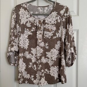 Like new Floral Brown and White Women's Top 3/4 length sleeves